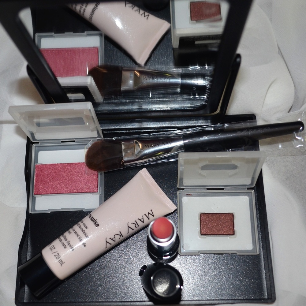 Mary Kay compact mirror and tray